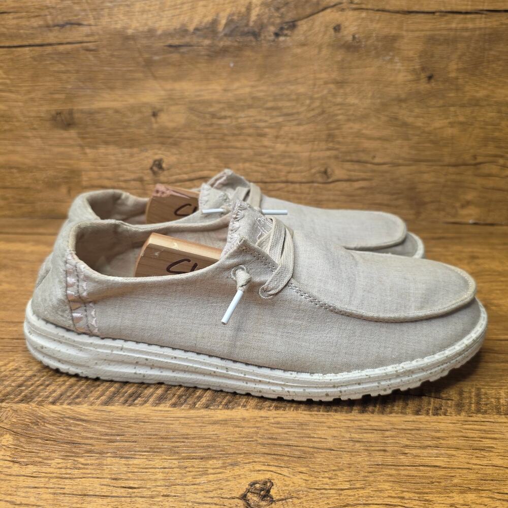 Hey Dude Wendy Dusty Inca beige womens low sneakers size 8
